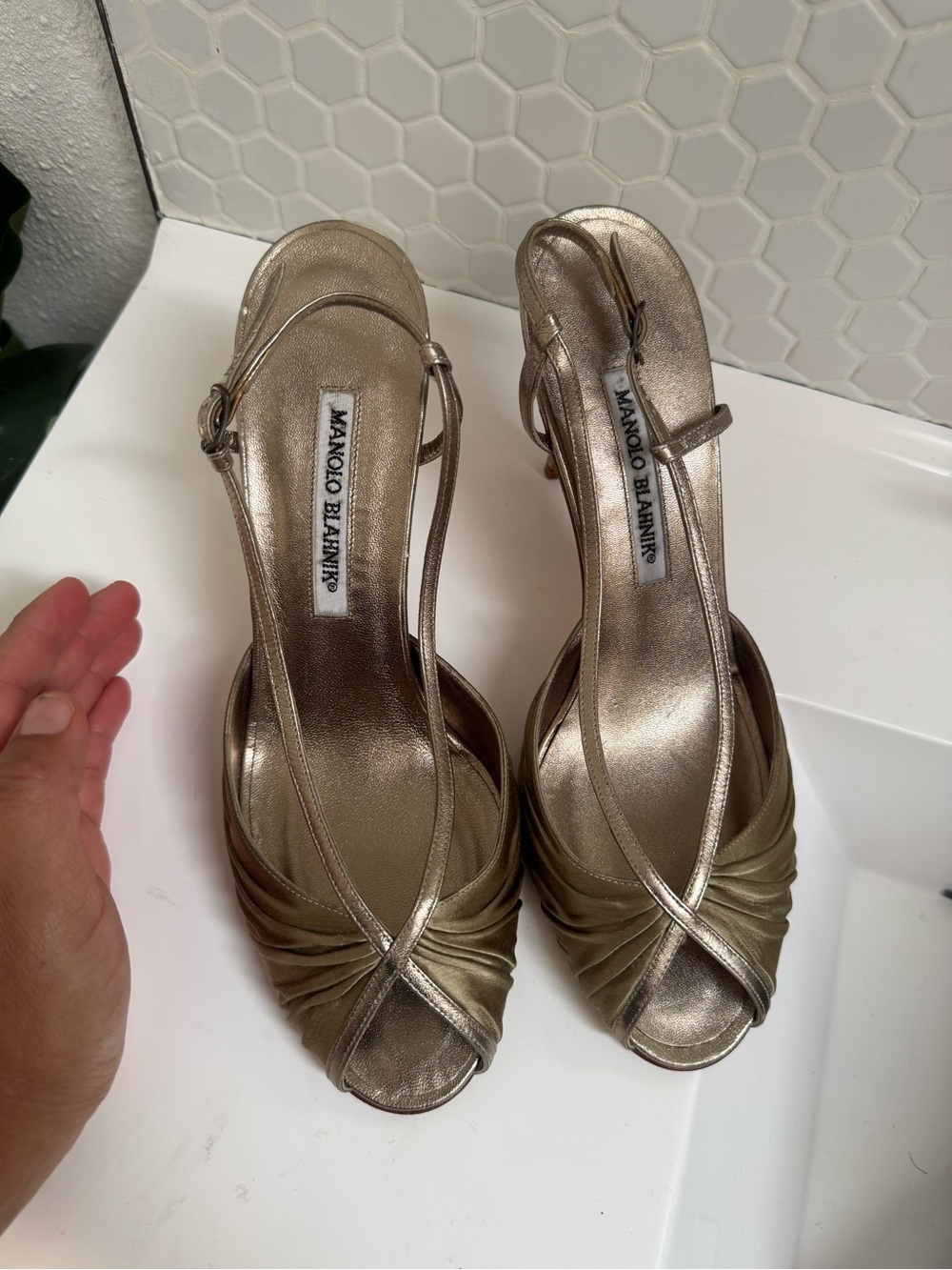 Manolo Blahnik Vintage Y2K Metallic Gold Slingback Peep-Toe Heels - Picture 9 of 11